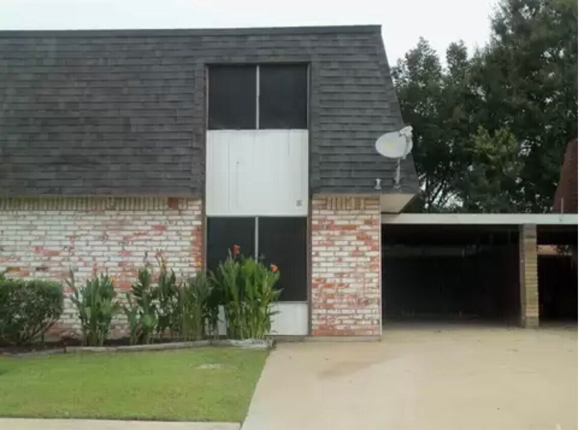 18 Audubon Plz, Port Neches, TX 77651 Townhome Rentals in Port Neches