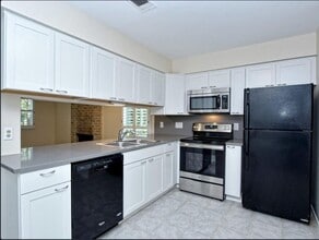 Building Photo - 1408 Waterloo Tr