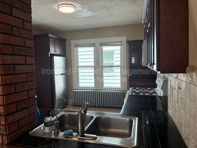 Building Photo - 51 Nesbit Ave