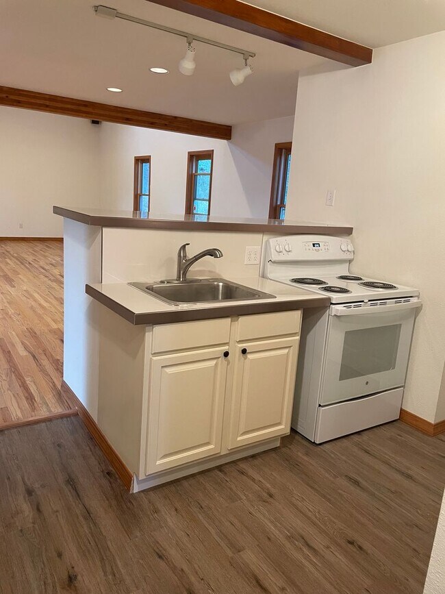 Foto del edificio - Large Three Bedroom on the North Side of D...