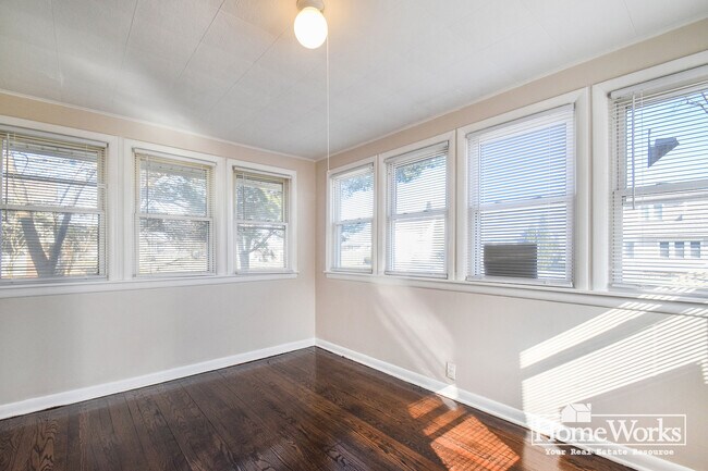 Building Photo - 219 S Beiger St
