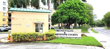 Building Photo - 9310 Fontainebleau Blvd