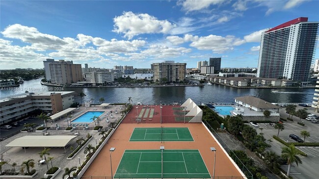 Foto del edificio - 1865 S Ocean Dr