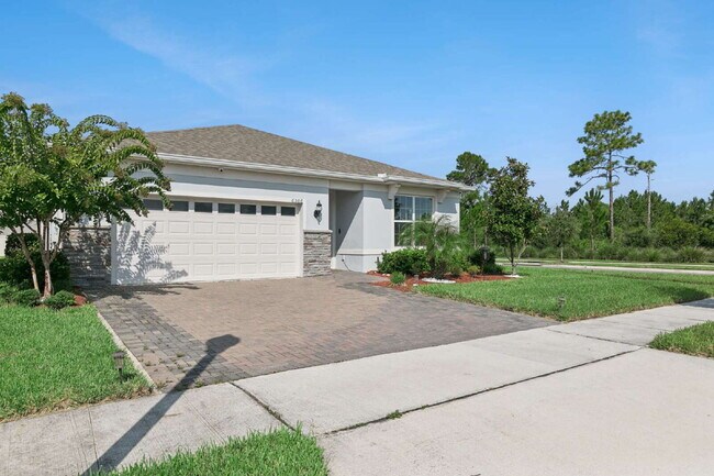 Building Photo - Discover Comfort and Space in this 4-Bed, 2-Bath Orlando Gem!