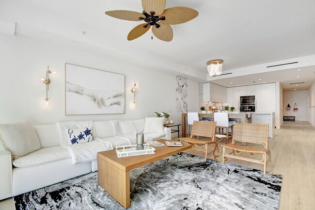 Foto del edificio - 1116 N Ocean Blvd