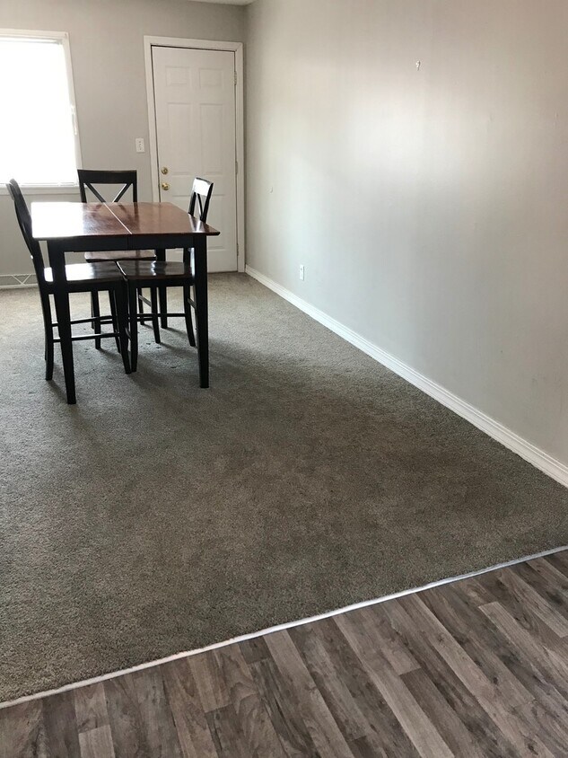 Foto principal - 3 Bedroom Single Family w/Garage & Large Yard