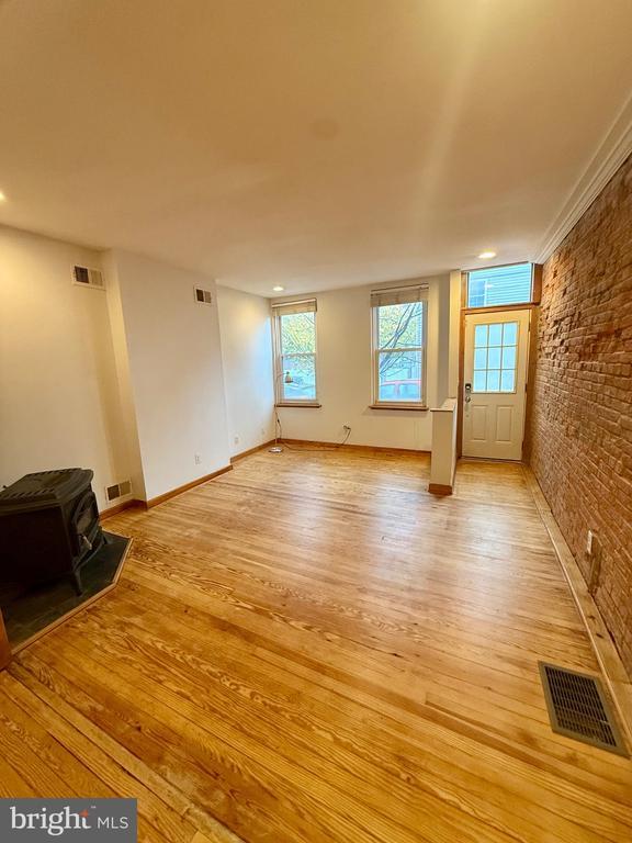 Foto del edificio - 1249 E Oxford St