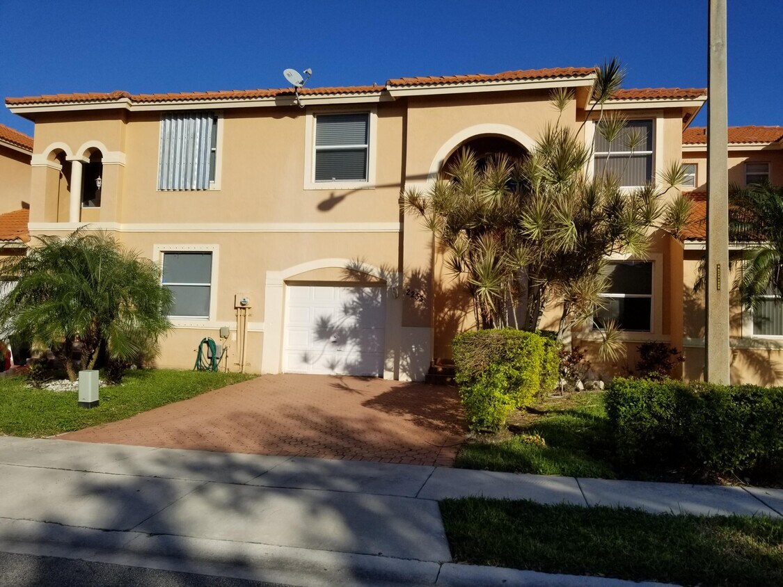 Foto principal - 2233 NW 161st Ave