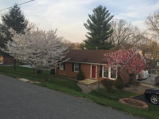Primary Photo - 103 Oakview Dr