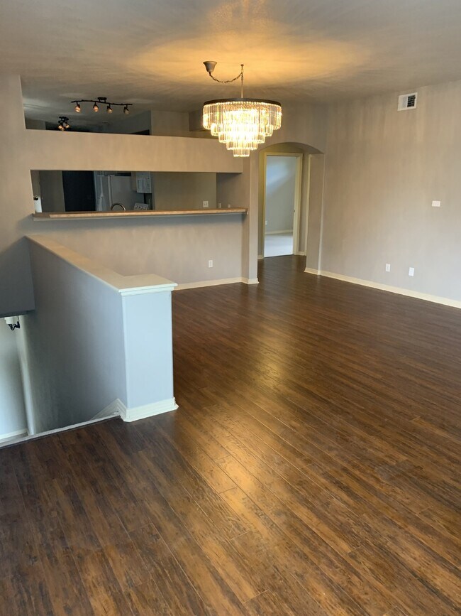 Foto del edificio - Modern, Large Condo – Move-In Ready