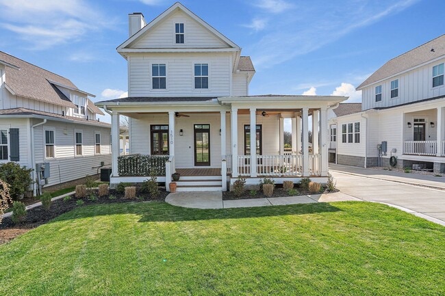 Building Photo - 1510 E Stewarts Ln