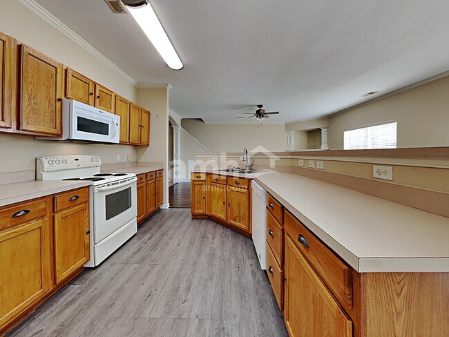 Foto del edificio - 2528 Ingleside Dr