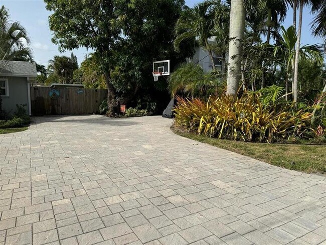 Foto del edificio - 1509 NE 35th St