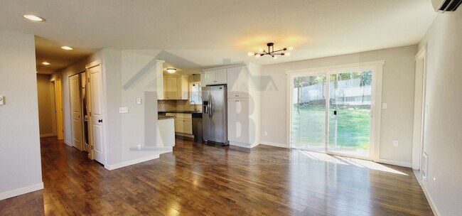Foto del edificio - Stunning House in North Tacoma!