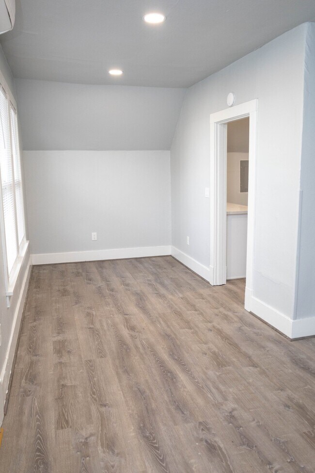 Foto del edificio - 2402 Rucker Ave