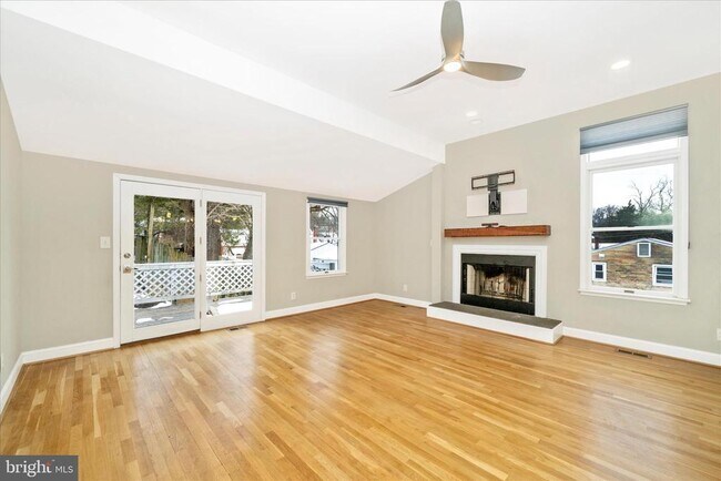 Building Photo - 3313 Moline Rd