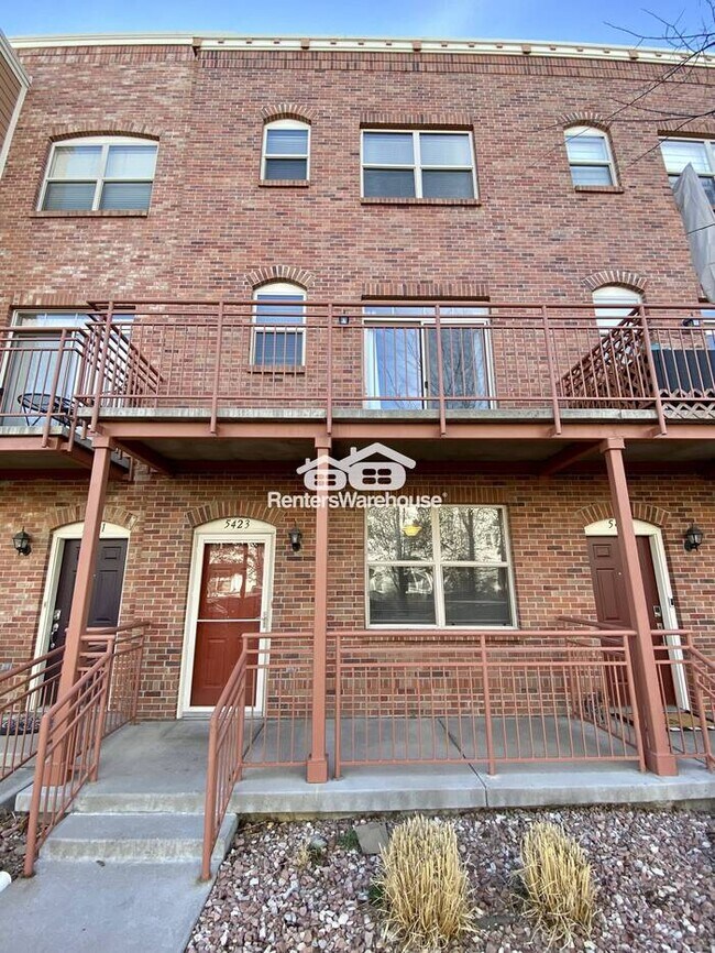 Foto del edificio - Perfect Two Bedroom with Third Office Space in Perfect Neighborhood