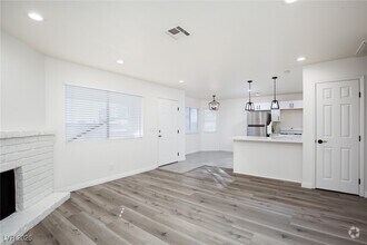 Building Photo - 737 Rock Springs Dr
