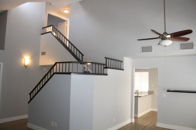 Foto del edificio - Two story Beauty in Las Vegas - 3 bedroom ...