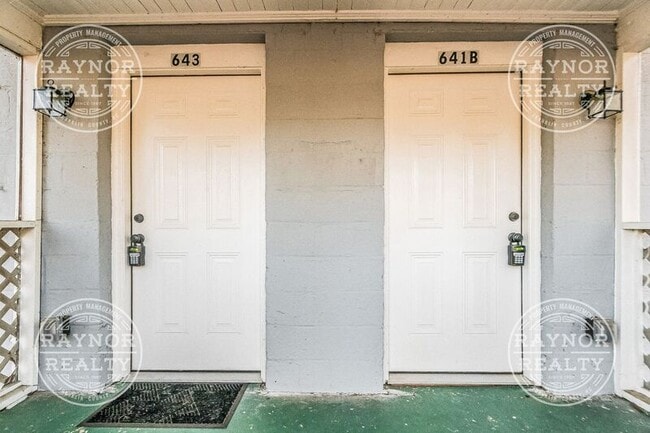 Foto del edificio - 641 Kenwood Ave