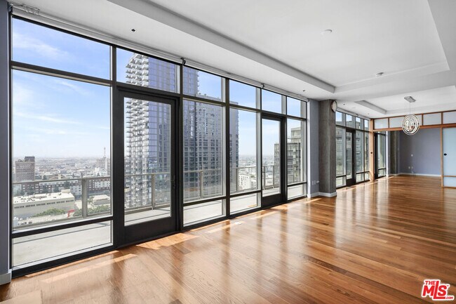 Foto del edificio - 1100 S Hope St