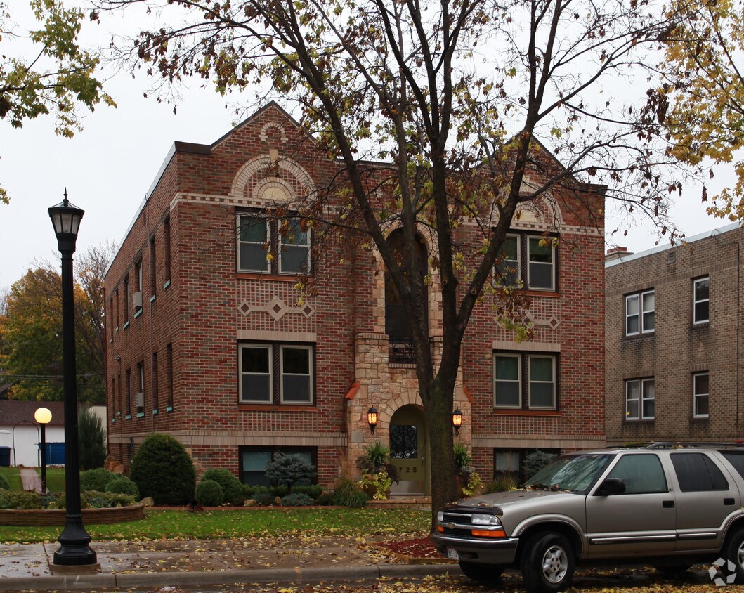 Primary Photo - 4725 Nicollet Ave