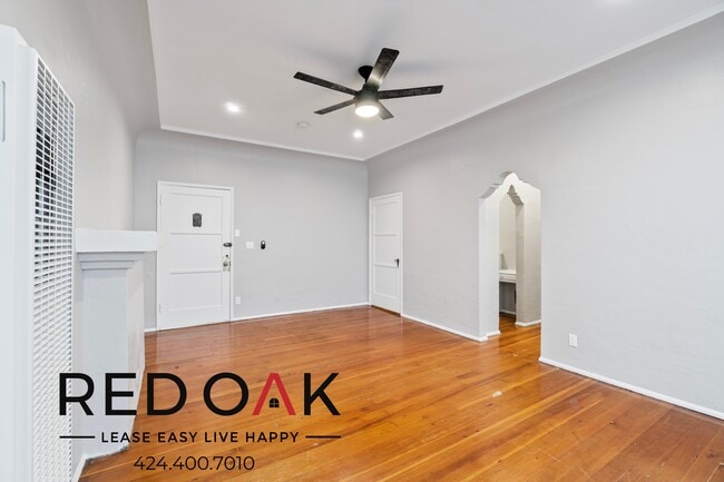 Building Photo - Stunning One Bedroom with Tons of Natural ...
