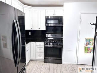 Building Photo - 532 Cricket Ln