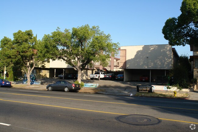 Building Photo - 209 S Rampart Blvd