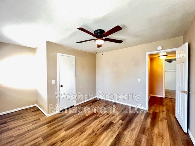 Building Photo - 6056 Northwest Expy