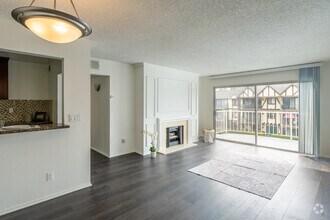 3BR, 2BA - Cannes - 1,300SF - Dining Room and Living Room - Versailles on the Lake Apartments