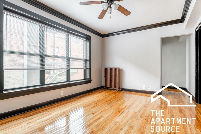Foto del edificio - 844 W Montrose Ave