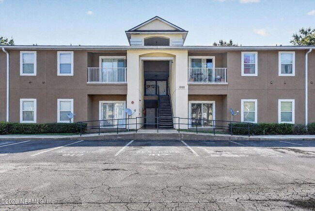 Foto del edificio - 7920 Merrill Rd
