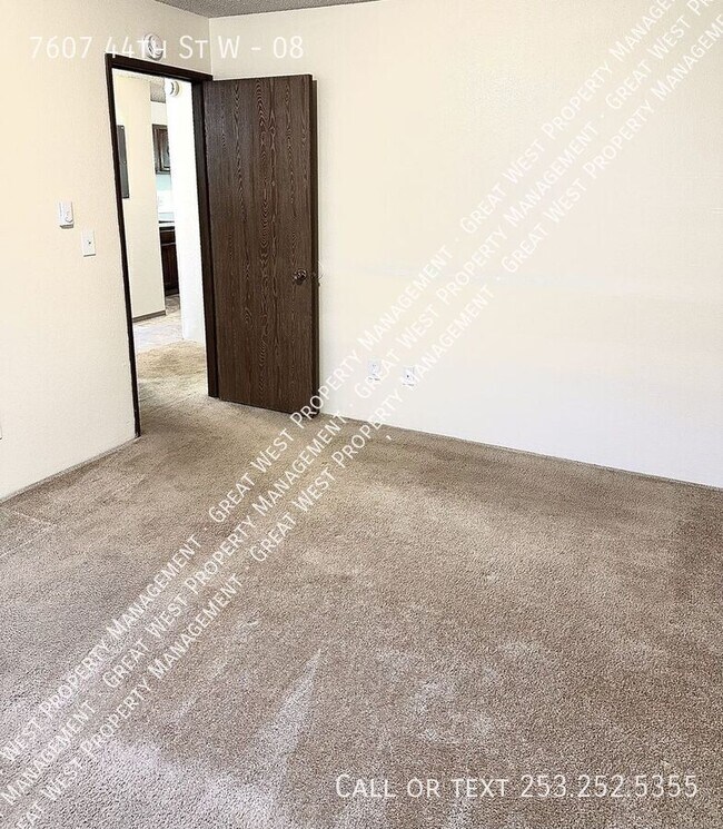 Foto del edificio - 7607 44th St W