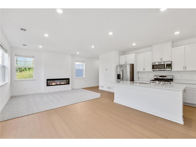 Building Photo - 11112 203rd St W