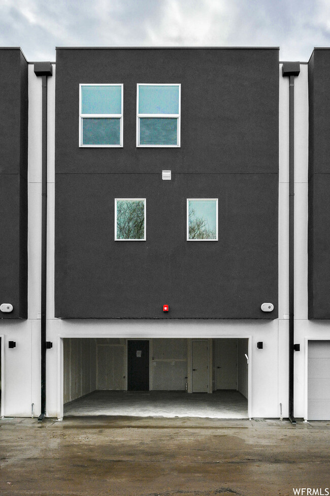 Foto del edificio - 1739 S Main St