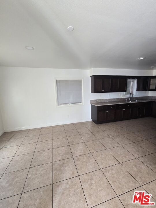 Foto del edificio - 8822 Orchard Ave