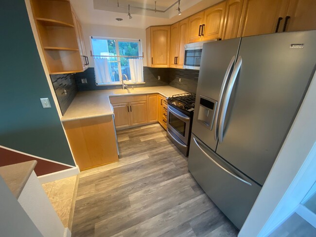 Building Photo - Beautiful 2 Bedroom, 2.5 Bathroom Home with views of the ocean and coastline