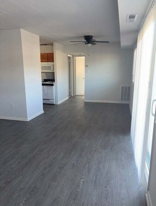 Foto del edificio - 812 Brook Hill Rd