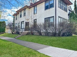 Building Photo - 1019 W 31st St