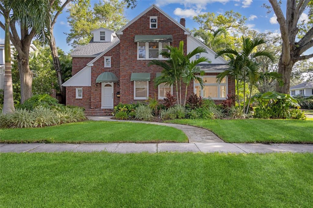 Foto principal - 555 18th Ave NE