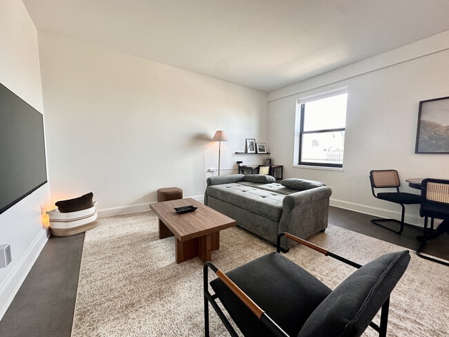 Foto del edificio - 758 N Broadway