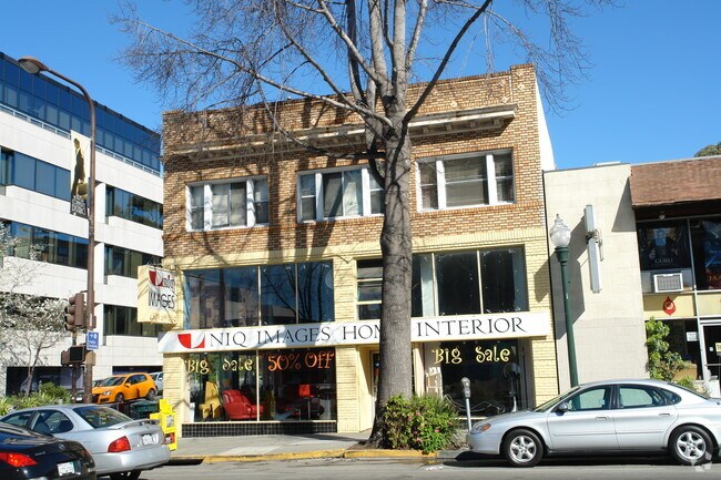 Foto del edificio - 2001 University Ave