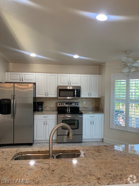 Building Photo - 300 Diamond Cir