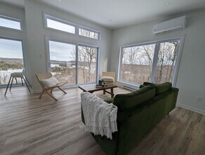 Building Photo - 94 Chem. des Martins Pêcheurs