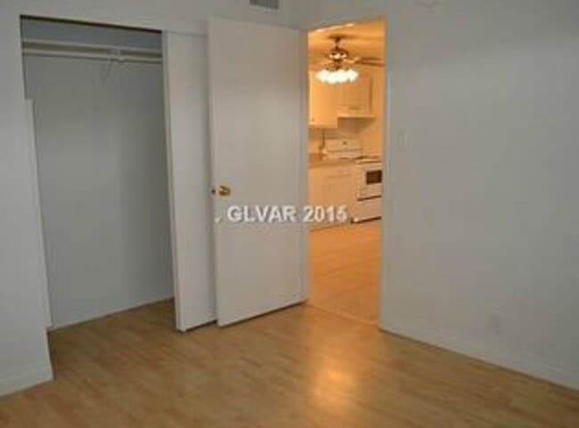 Building Photo - Cozy 1 bedroom, 1 bathroom- Available Now!