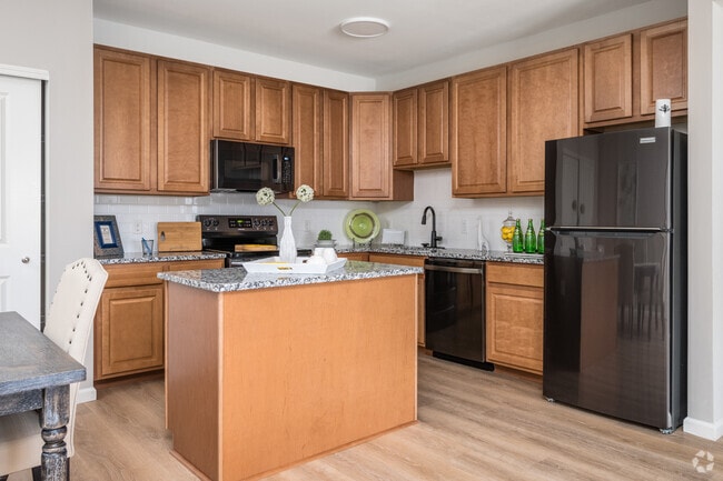 Interior Photo - Villages at Lake Silvercote