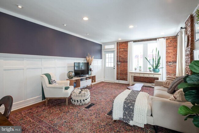 Building Photo - 229 Benezet St