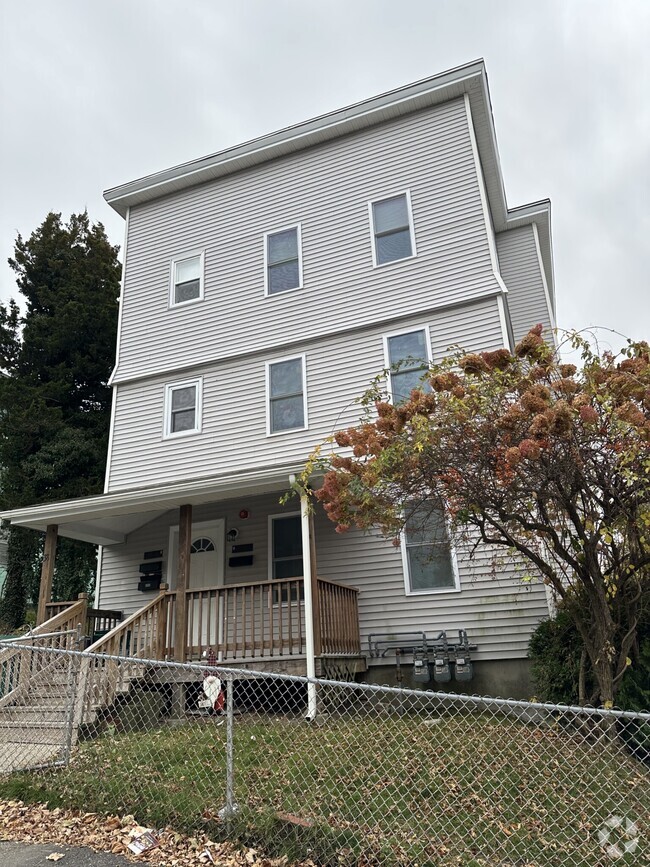 Building Photo - 38 Columbia St