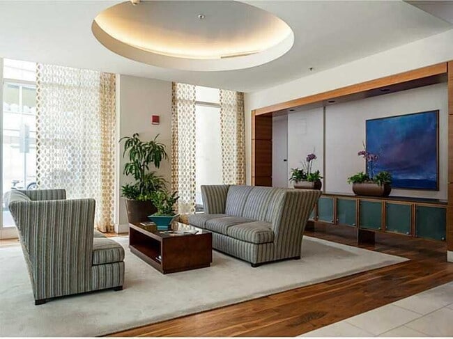 Foto del edificio - 100 W Exchange St